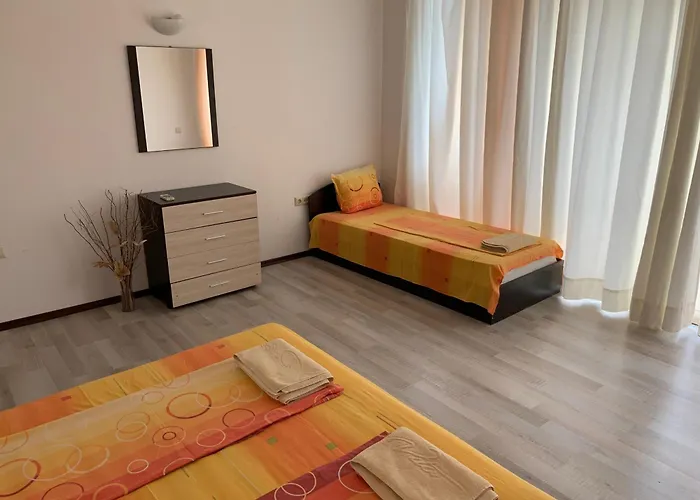 Safo Apartments And Rooms