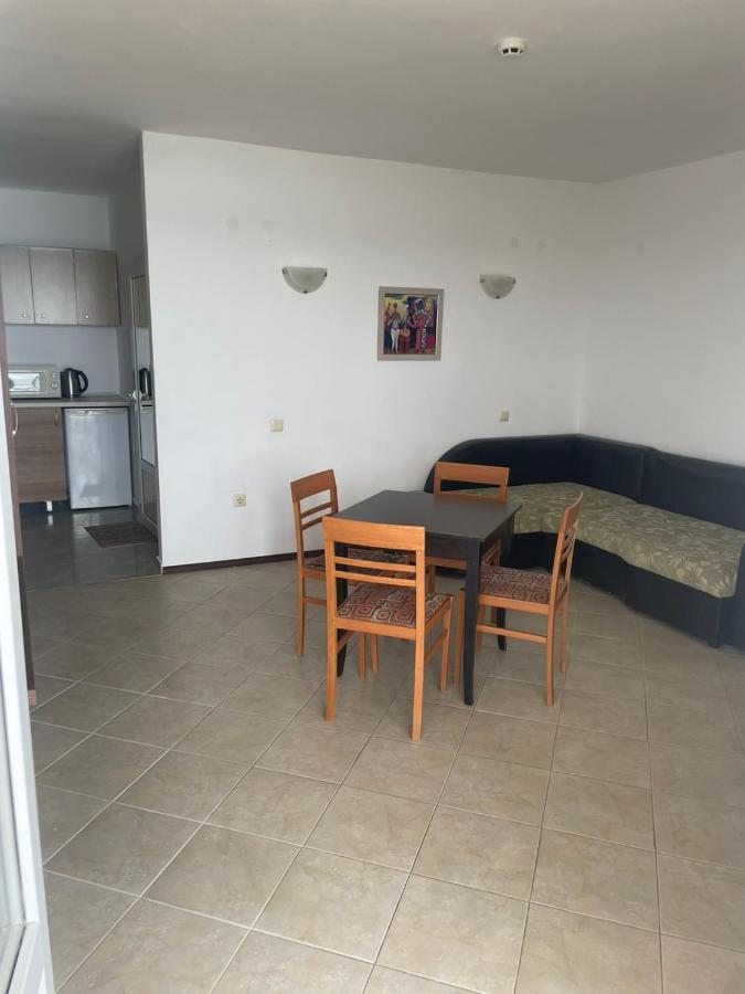 Apartment Safo And *