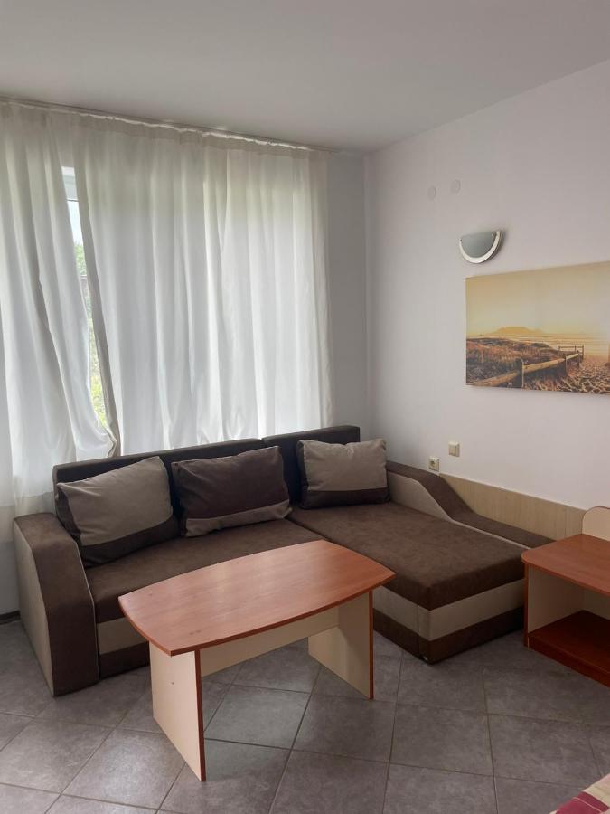 Apartment Safo And *