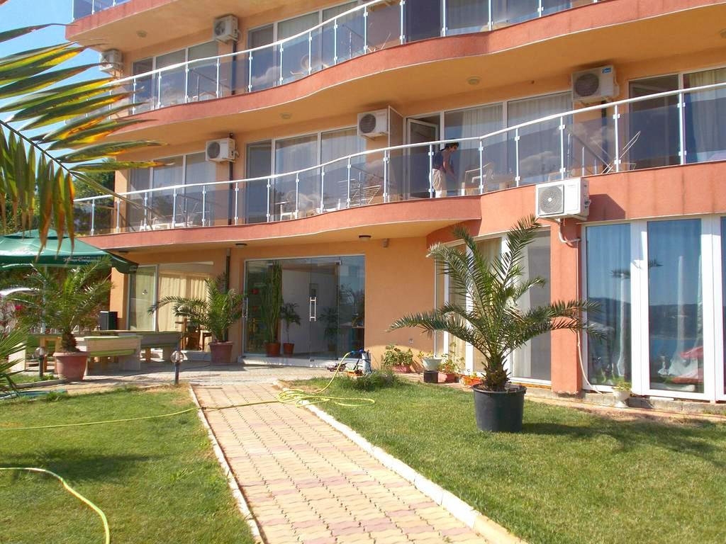 Apartment Safo And *